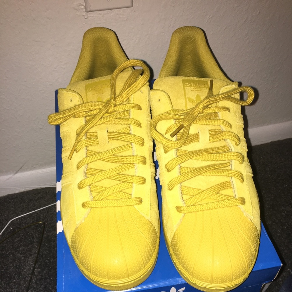 Adidas Sneakers
